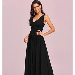 NWOT Ever Pretty black v-neck tulle formal bridesmaid or wedding guest dress.